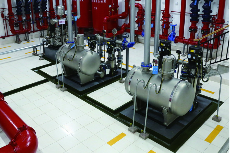 蕪湖時(shí)代金融中心消防泵房設(shè)備、管道安裝，泵房設(shè)備基礎(chǔ)、排水溝、支架細(xì)部做法